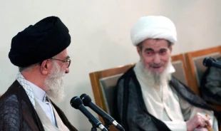 آیت الله مشگینی نماد سلوک انقلابی و حرکت در صراط مستقیم ولایت

 7