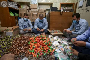 حرم علوی توزیع می کند؛
توزیع هدایای متبرکه در ایام عید غدیر 
