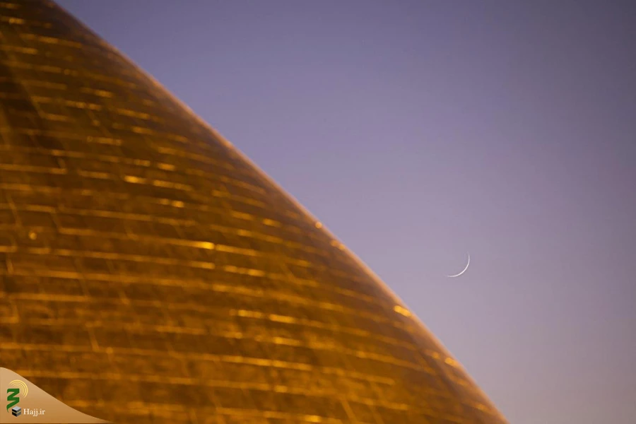 تعویض پرچم گنبد مطهر امام حسین(ع) و حضرت عباس(ع) همزمان با آغاز ماه محرم 8