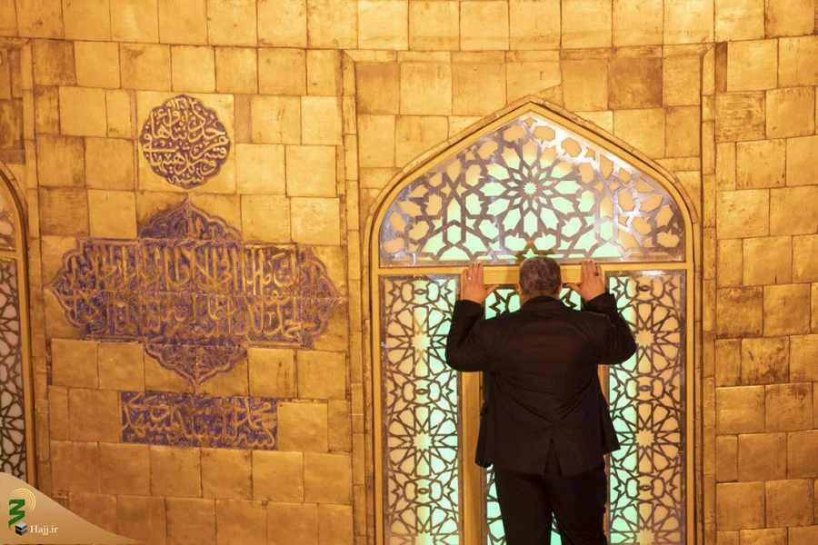 تعویض پرچم گنبد مطهر امام حسین(ع) و حضرت عباس(ع) همزمان با آغاز ماه محرم 9