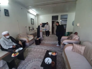دیدار و دلجویی نماینده بعثه در منطقه قم از خانواده مرحوم صفائی حائری