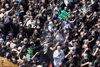 مراسم عزاداری ظهر عاشورا در کربلای معلی - 2 7