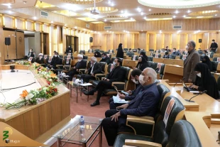 قائم مقام تولیت آستان قدس رضوی: 


هیچ اقدامی در حرم مطهر رضوی بدون هماهنگی ستاد کرونا انجام نمی‌شود  3