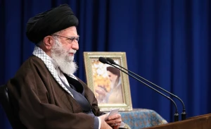 سروصدای اراذل مسلط بر آمریکا ذهن کسی را مشغول نکند/علاج همه مشکلات در داخل است
