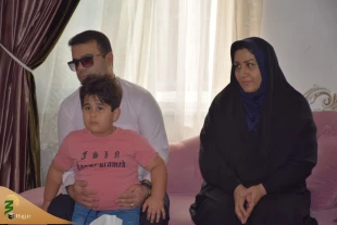 دیدار نماینده ولی فقیه در گیلان با ۲ خانواده معظم شهید و جانباز ۸۵ درصد ناجا 3