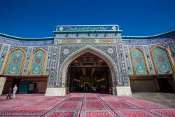 جمع آوری پرچمهای عزا از صحن مقدس عباسی با آغاز ماه ربیع الأول 6