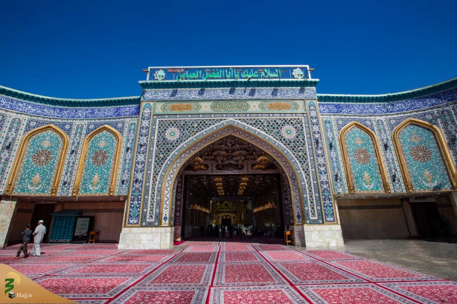 جمع آوری پرچمهای عزا از صحن مقدس عباسی با آغاز ماه ربیع الأول 6