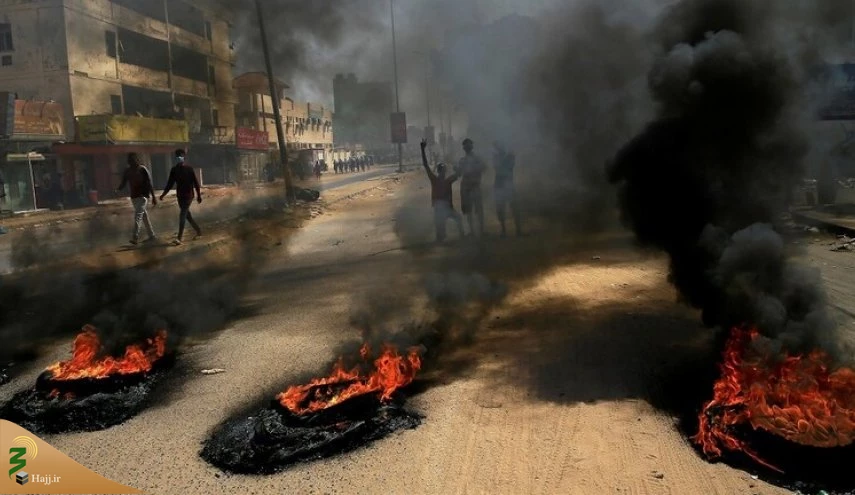 پرچم رژیم صهیونیستی در سودان به آتش کشیده شد+عکس

 3