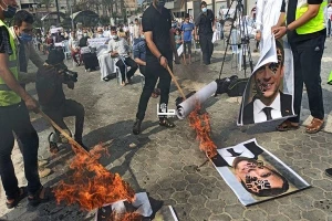 راهپیمایی فلسطینیان و لبنانی‌ها در حمایت از پیامبر (ص)