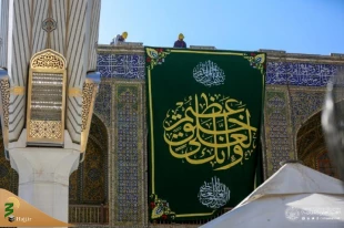 آذین بندی صحن و سرای حرم مطهر علوی در آستانه میلاد خجسته رسول اکرم (ص) (تصاویر)
 3