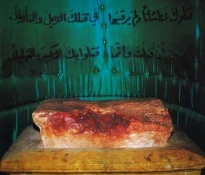 سنگی که میزبان سر سیدالشهدا(ع) بود پس از ۸ سال به جایگاه اصلی بازگشت+عکس 10