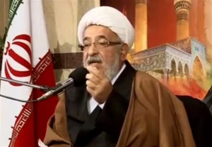 قرآن چگونه از توطئۀ دشمن برحذر می‌دارد؟