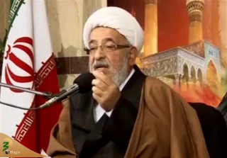 قرآن چگونه از توطئۀ دشمن برحذر می‌دارد؟