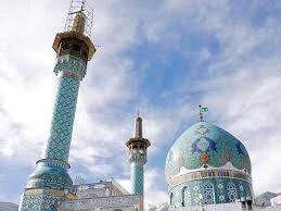 صحن امامزاده صالح(ع) به طور محدود پذیرای زائران است