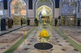 در شب رحلت شهادت‌گونه بانوی کرامت انجام شد؛

تعویض پرچم گنبد حرم حضرت معصومه(س) و تشییع پیکر هفت شهید گمنام 3