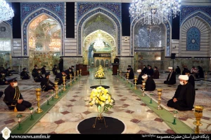 در شام رحلت بانوی کرامت؛

آیین شمعدان گردانی خادمان حضرت معصومه(س) برگزار شد