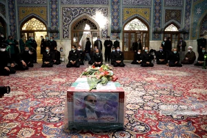 طواف پیکر دانشمند هسته ای شهید محسن فخری زاده در حریم رضوی