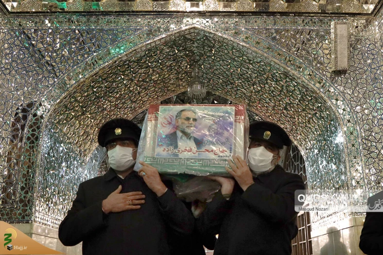 طواف پیکر دانشمند هسته ای شهید محسن فخری زاده در حریم رضوی 19