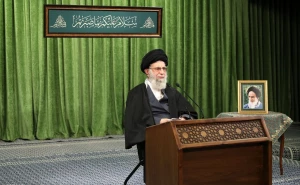 رهبر انقلاب: امروز پرستاران در چشم مردم از همیشه عزیزتر و شرافتمندتر هستند
