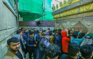 حضور زائران در جوار ضریح امامین جوادین(ع) پس از یک سال تعطیلی 7