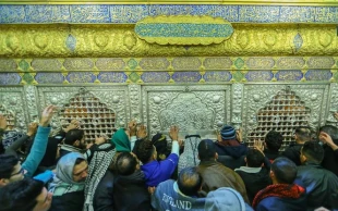 حضور زائران در جوار ضریح امامین جوادین(ع) پس از یک سال تعطیلی 8