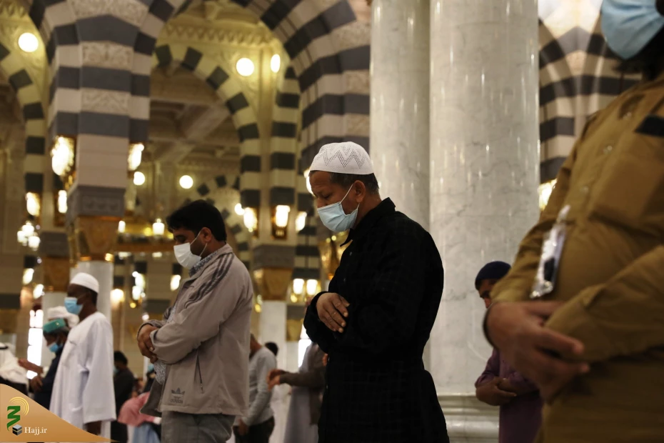 تصاویری از برگزاری نماز در مسجدالحرام و مسجدالنبی 6