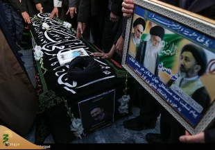 پیکر معاون فقید امور بین ‌الملل بعثه مقام معظم رهبری در قم به خاک سپرده شد
 3