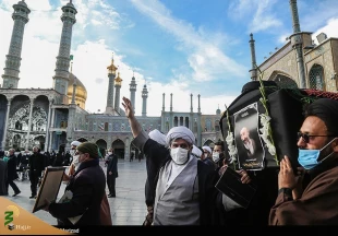 پیکر معاون فقید امور بین ‌الملل بعثه مقام معظم رهبری در قم به خاک سپرده شد
 3