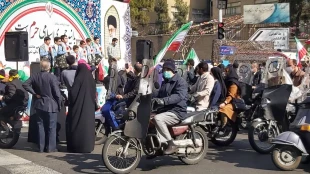 ۴۲ سالگی انقلاب اسلامی؛

راهپیمایی خودرویی و موتوری ۲۲ بهمن در سراسر کشور برگزار شد 5