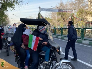 ۴۲ سالگی انقلاب اسلامی؛

راهپیمایی خودرویی و موتوری ۲۲ بهمن در سراسر کشور برگزار شد 10
