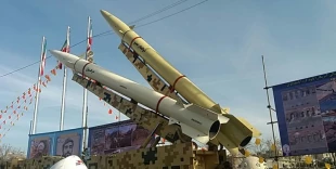 ۴۲ سالگی انقلاب اسلامی؛

راهپیمایی خودرویی و موتوری ۲۲ بهمن در سراسر کشور برگزار شد 11