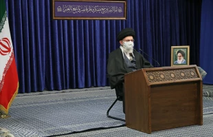 رهبر انقلاب: 
بدون یک روایت درست از تاریخ آذربایجان هر روایتی از تاریخ ایران ناقص است/آذربایجان، دژ استوار ایران در مقابل حملات خارجی و تجزیه‌طلبی 2