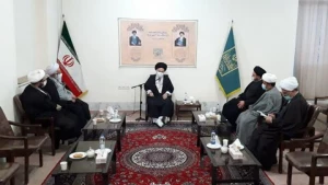 آیت الله حسینی بوشهری:

حضرت ابوطالب یک الگوی تمام عیار برای مواجهه با جبهه کفر است
