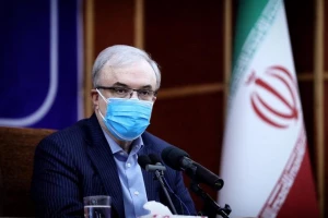 وزیر بهداشت: 

مردم التماس می‌کنیم سفر نروید