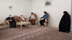 تکریم بعثه مقام معظم رهبری از خانواده‌ مرحوم حجت‌الاسلام مظلومی
