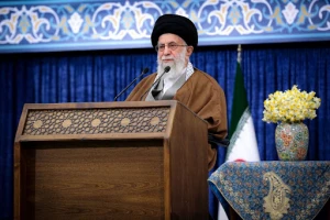 رهبر انقلاب اسلامی سال ۱۴۰۰ را سال «تولید؛ پشتیبانی‌ها، مانع‌زدایی‌ها» نامگذاری کردند؛

شعار انقلابی جهش تولید امسال باید با حمایت همه‌جانبه و رفع موانع کاملاً محقق شود