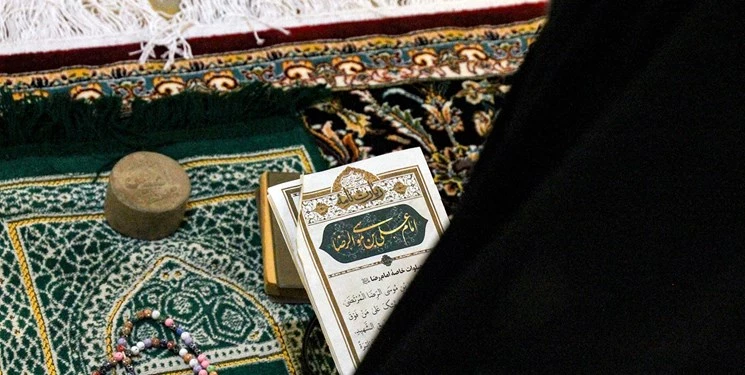 توزیع و انتشار ۶۰۰ هزار زیارت‌نامه و ادعیه تک‌برگی در حرم امام رضا
 2