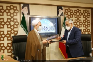 امضای تفاهم نامه همکاری بین حوزه های علمیه و دانشگاه آزاد اسلامی
