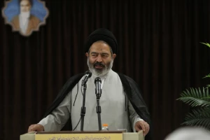 اكد ممثل قائد الثورة الاسلامية في شؤون الحج و الزيارة
على ضرورة إعادة إعمار البقيع و تعريف الجذور و الأبحاث حول تدمير مقبرة البقيع