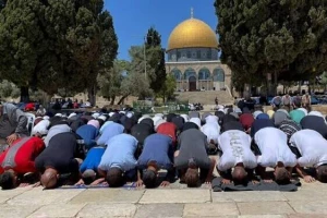 ۲۵ هزار فلسطینی در نماز جمعه امروز مسجدالاقصی حضور یافتند