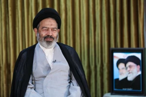 Imam Khomeini (RA); truth-seeking defender of divine religions in the twentieth century