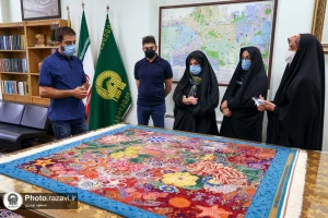 اهدای فرش نفیس دستباف به موزه آستان قدس رضوی
