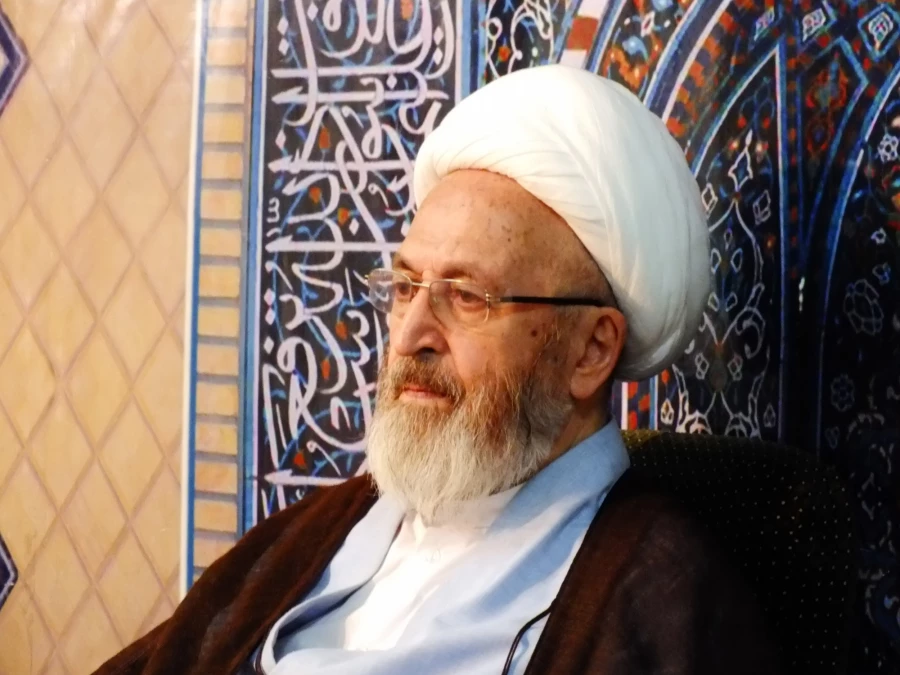 آیت الله سبحانی:

همگان برای حفظ مصالح کشور و تحکیم نظام اسلامی در انتخابات شرکت کنند 2