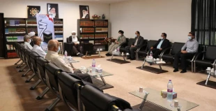 گزارش تصویری / دیدار  مسئولین بعثه مقام معظم رهبری و حج و زیارت هرمزگان با امام جمعه بندرعباس 3