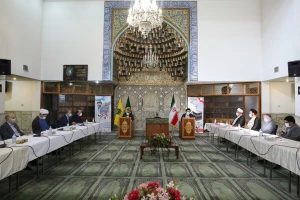 ممثل الولي الفقيه في شوون الحج و الزيارة:

 إيران لها الحق في أن يحضر حجاجها في موسم الجح مثل البلدان الأخري