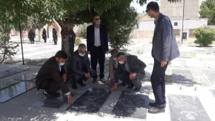 حضور مجموعه کارکنان حج و زیارت و بعثه مقام معظم رهبری در استان اردبیل بر سر مزار شهدای فاجعه منا 
 9