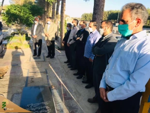 بمناسبت هفته حج مراسم گل افشانی و غبارروبی مزارشهدای منا استان خراسان جنوبی انجام شد.
 8