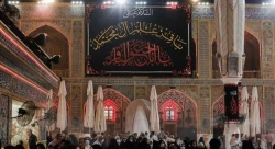 به مناسبت شهادت امام باقر(ع) پرچم عزا در حرم حضرت علی(ع) برافراشته شد 8