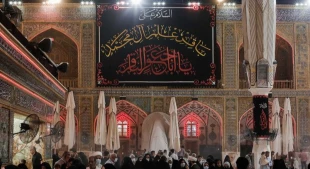 به مناسبت شهادت امام باقر(ع) پرچم عزا در حرم حضرت علی(ع) برافراشته شد 8