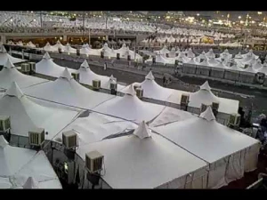 حجاج پس از وقوف در عرفات به سرزمین منا رفتند